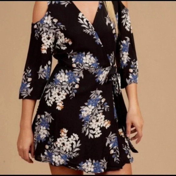 Altar’d State NWT Floral Wrap Cold Shoulder Dress Size Small - Picture 1 of 7